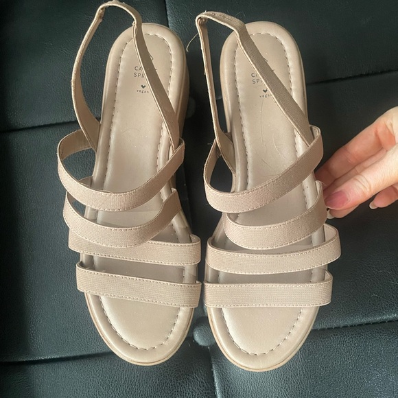 Spring Brand Sandals - Picture 4 of 8